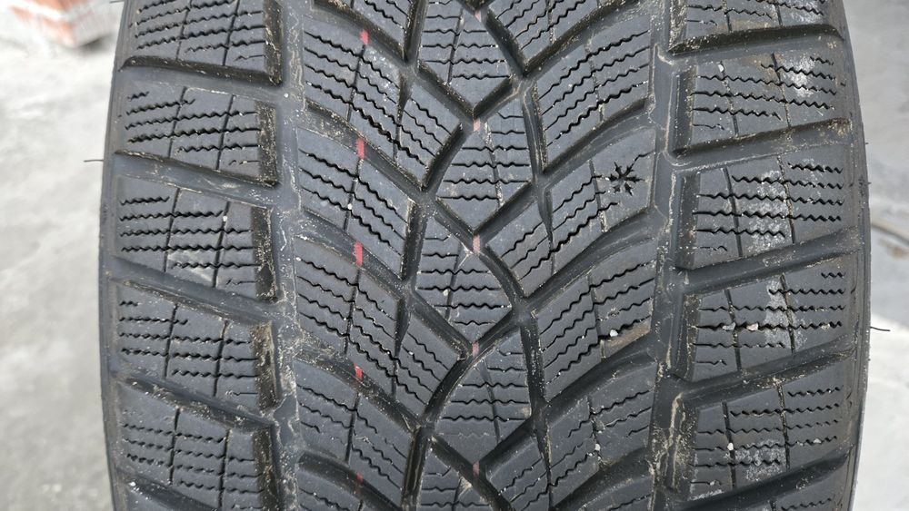 Goodyear UltraGrip Performance+ 245/45 R20 103V XL FP