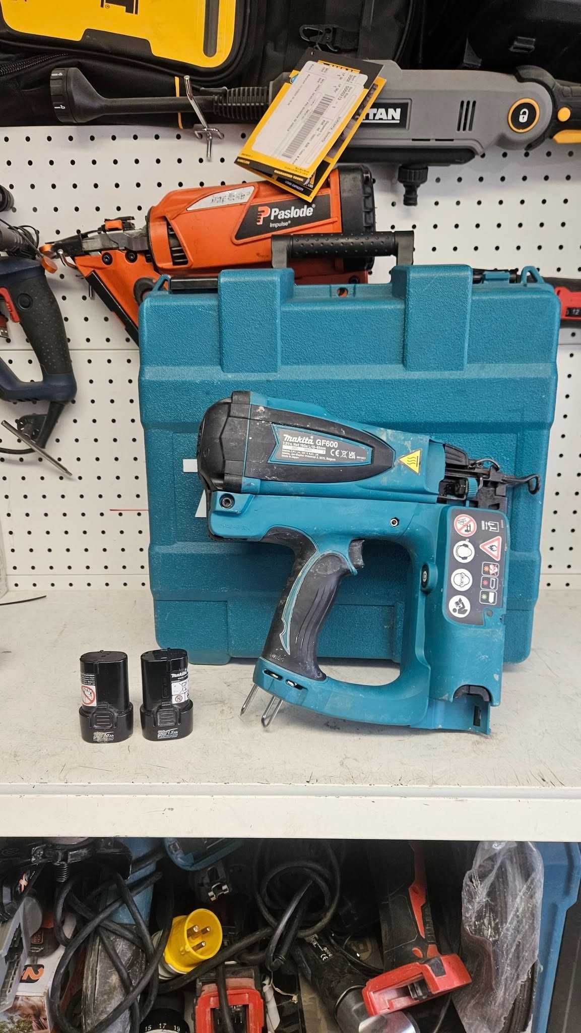 Gwoździarka gazowa Makita GF600SE 7,2V + 2x1,5ah