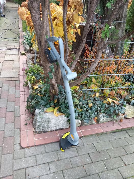 Zestaw Kosiarki Akumulatorowej TITAN 18V 32 cm i Podkaszarki 23cm