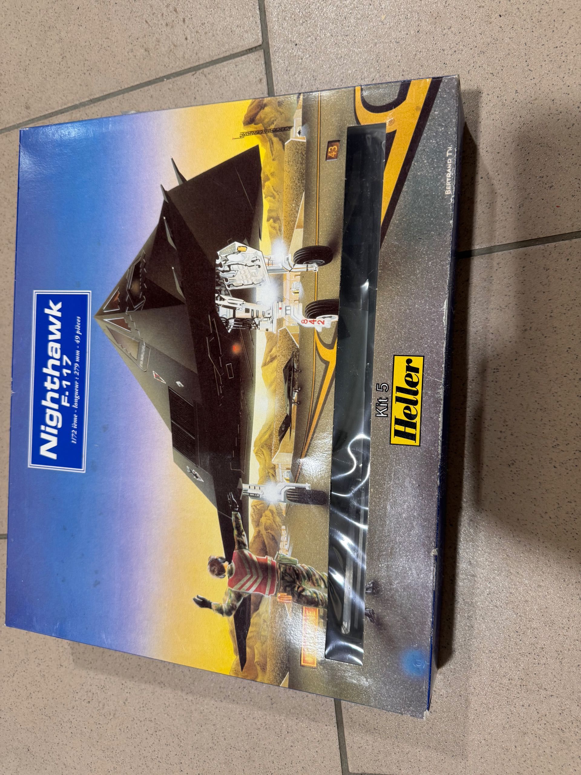 model F-117 Nighthawk HELLER 1/72