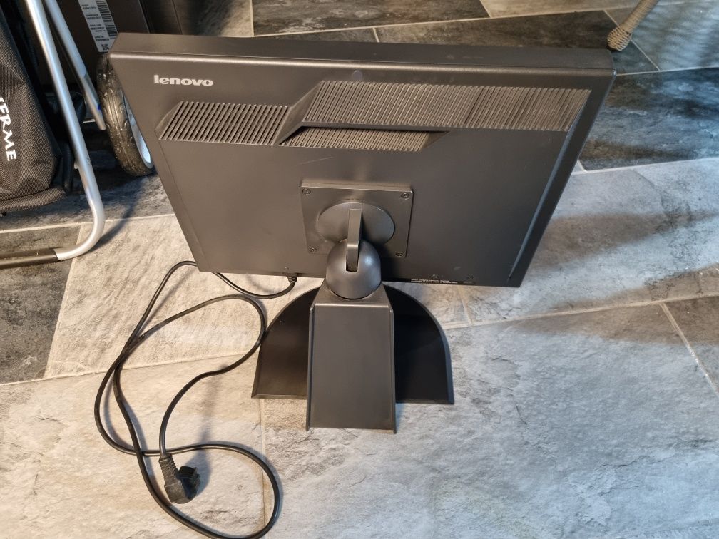 Monitor lenovo 20"