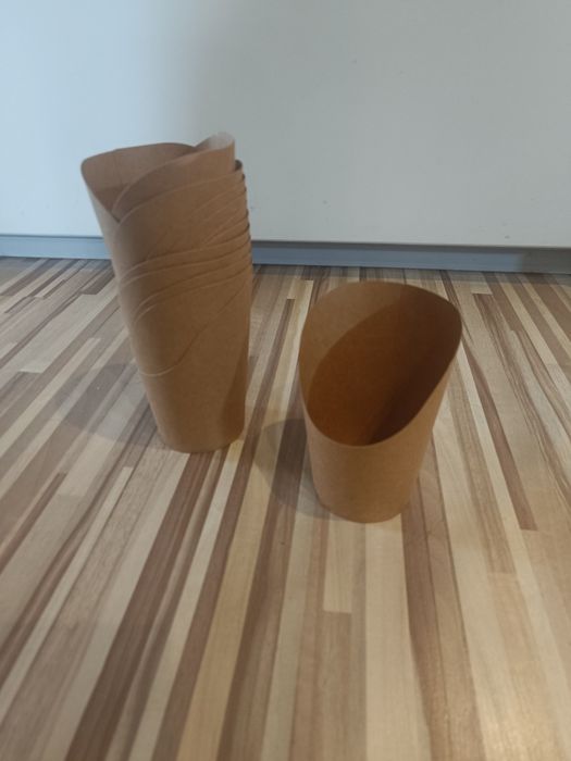 Ślubne papierowe pojemniki do sypania kwiatów