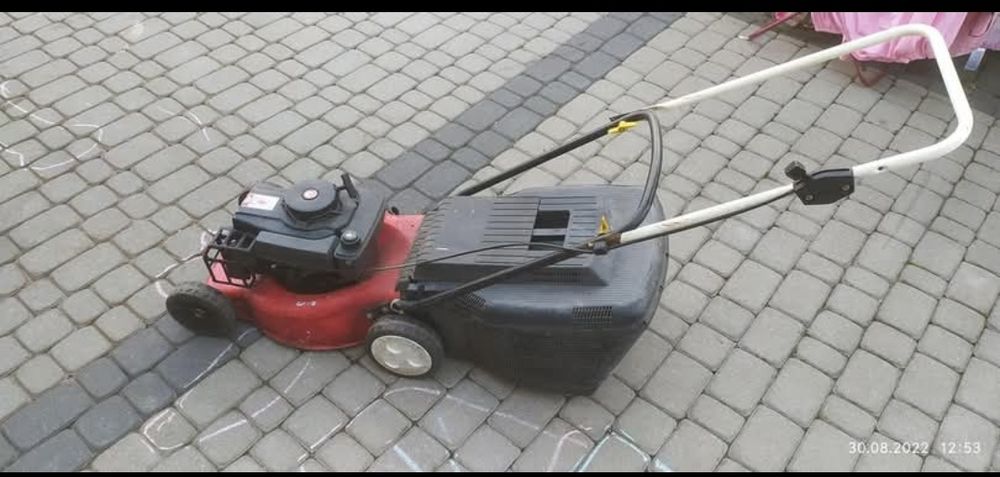 Kosiarka spalinowa z napędem