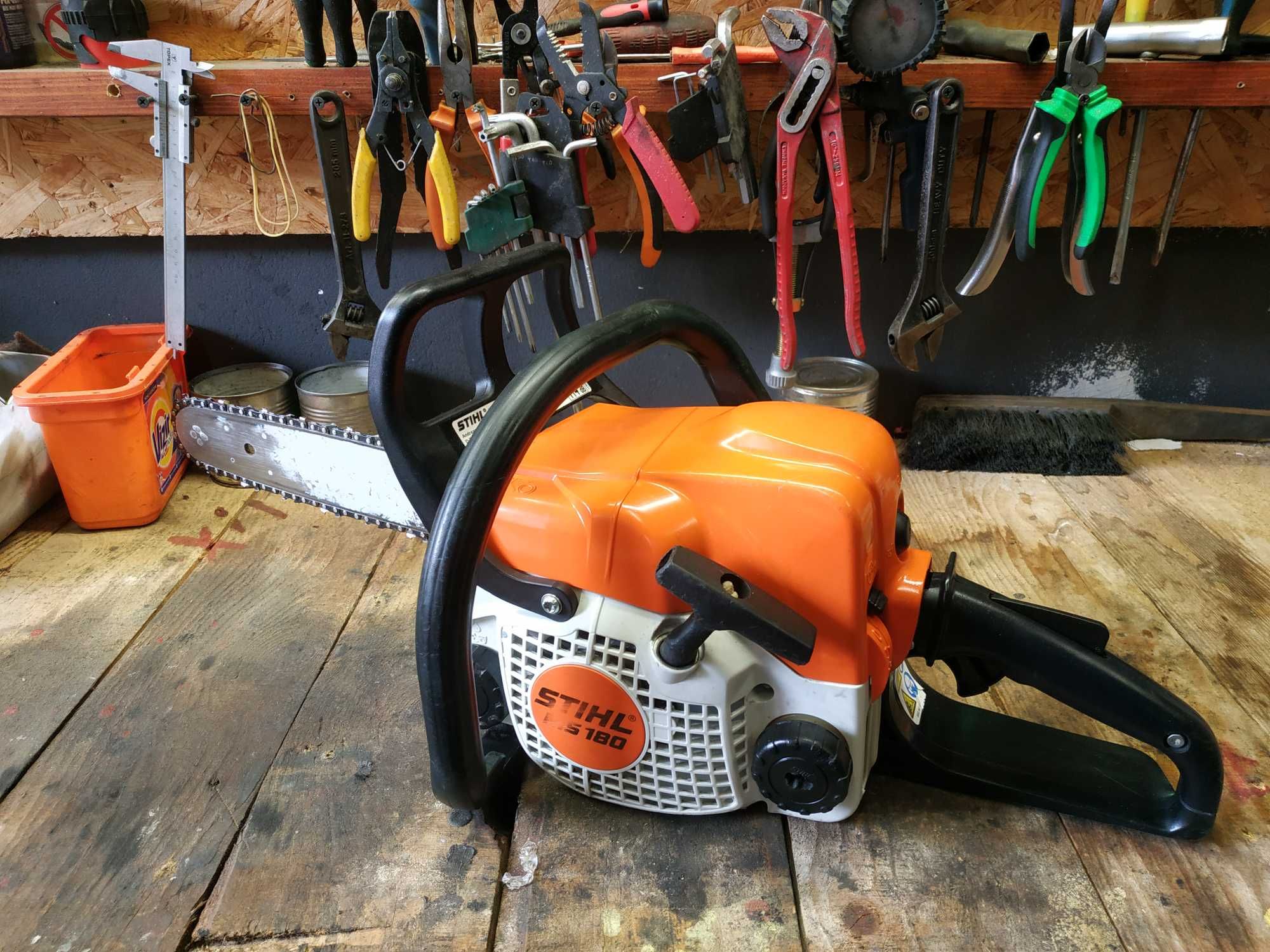 Piła spalinowa Stihl MS 180 – sprawna, gotowa do pracy
