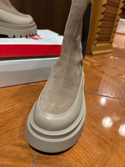 Шкіряні жіночі чоботи