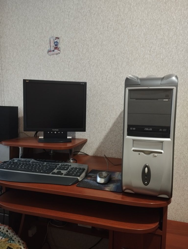Монитор до компьютера 400грн идеальное состояние