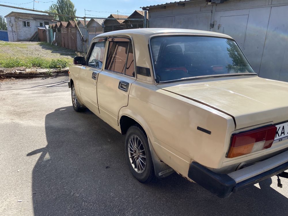 ВАЗ 2105 1990 1.2 Lada 2105 Junior 1.2