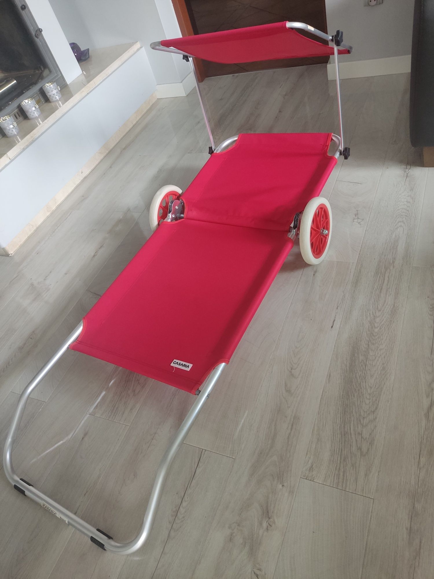 Leżak plażowy na kółkach CASARIA – składany, czerwony