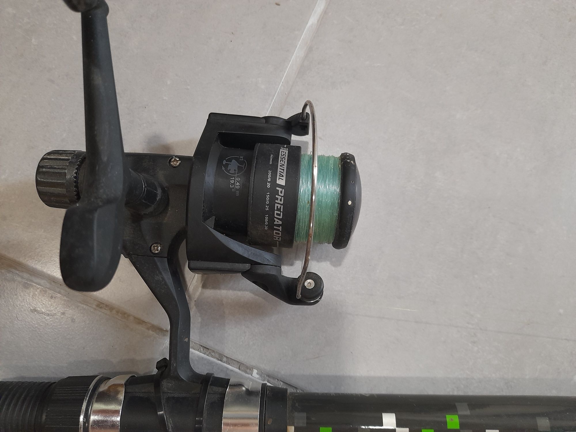 Duas canas de pesca