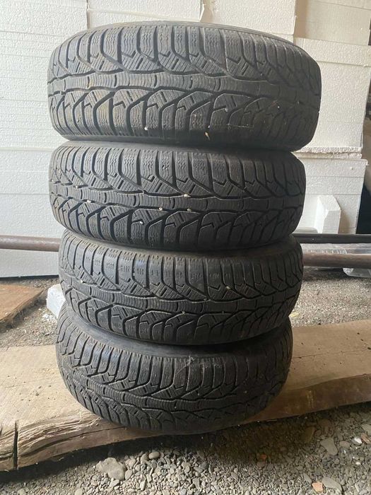 Продам зимну резину б/у. R15.