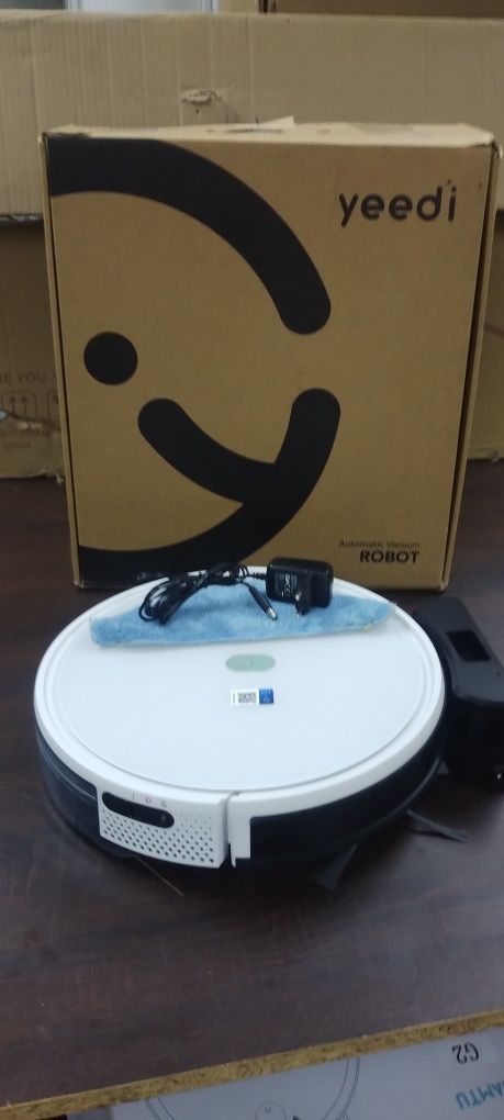 Yeedi robot sprzatajacy oraz mopujacy yeedi