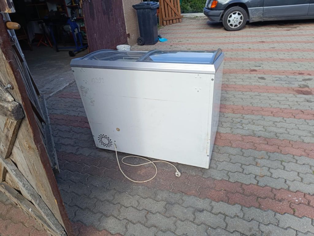 Sprzedam zamrażarkę sprawna
