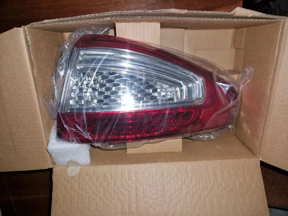 Lampa tyt tyIna prawa Ford Mondeo IV mk4 Hatchback LIFTBACK 1767491 Depo 431-1999R-UE