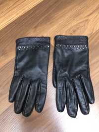 Rękawiczki damskie skórzane czarne Reserved