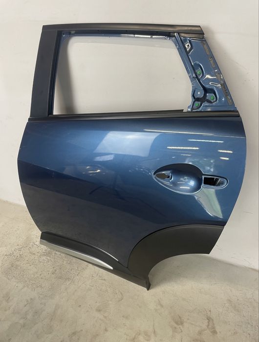 Двері задні праві Mazda cx-3