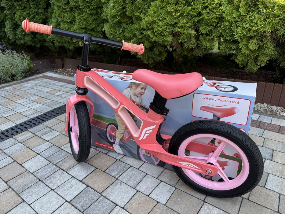 Rowerek biegowy Hape różowy