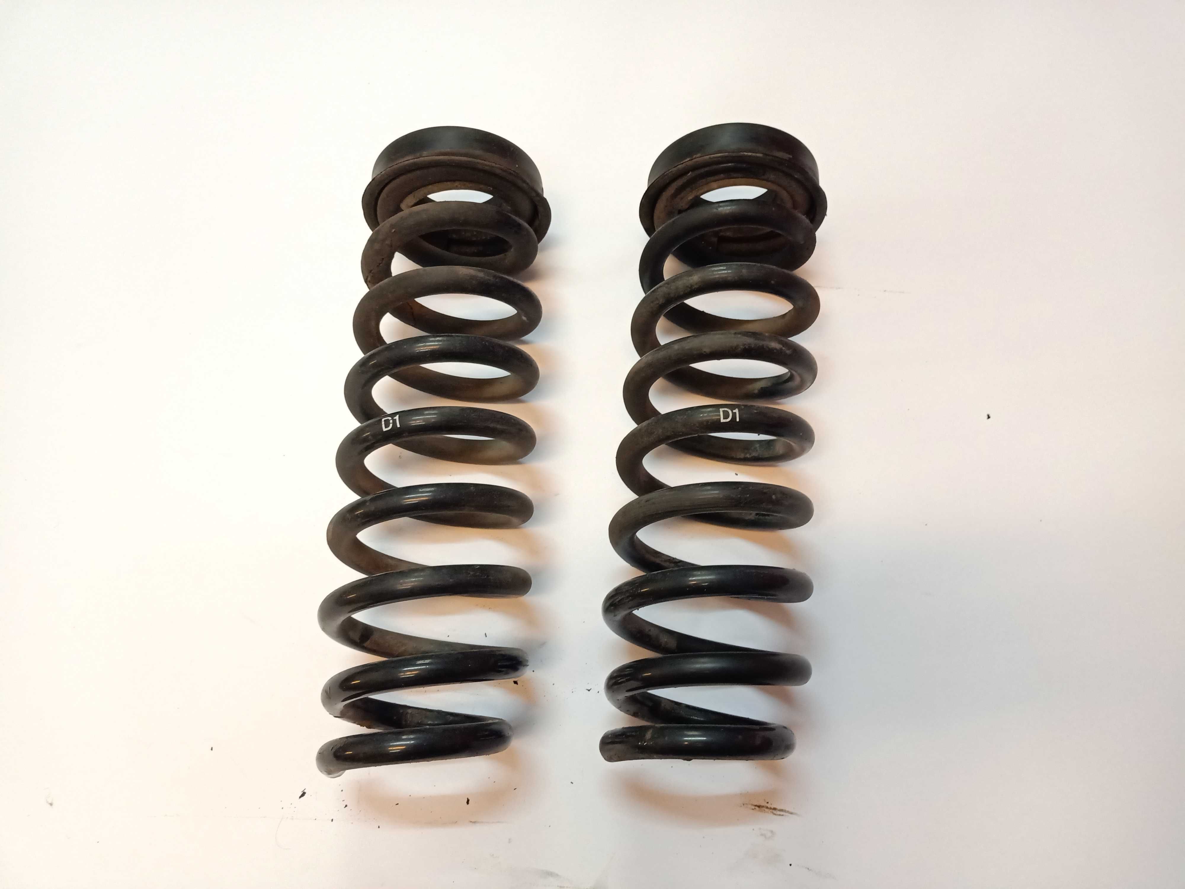 BMW E81 E87 E90 E91 Sprężyny zawieszenia tył Tylne D1 + guma Komplet