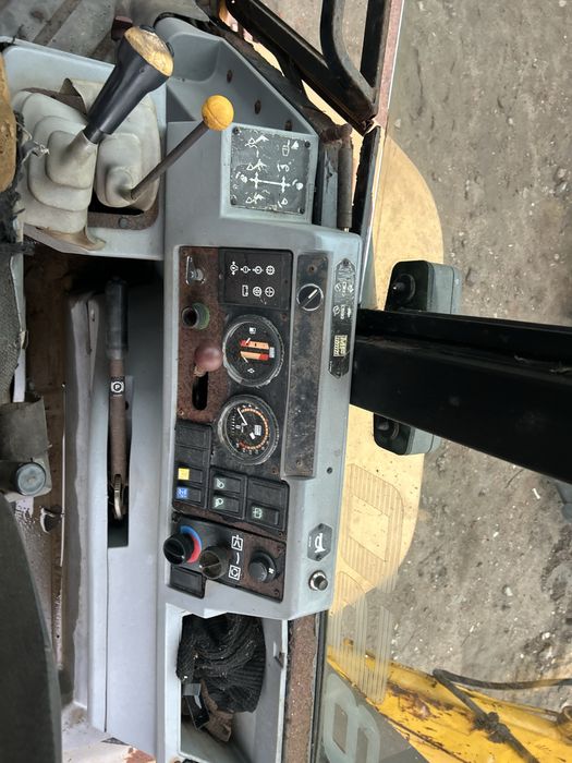 Koparko ładowarka MF 860 Teleskop 4 łyzki