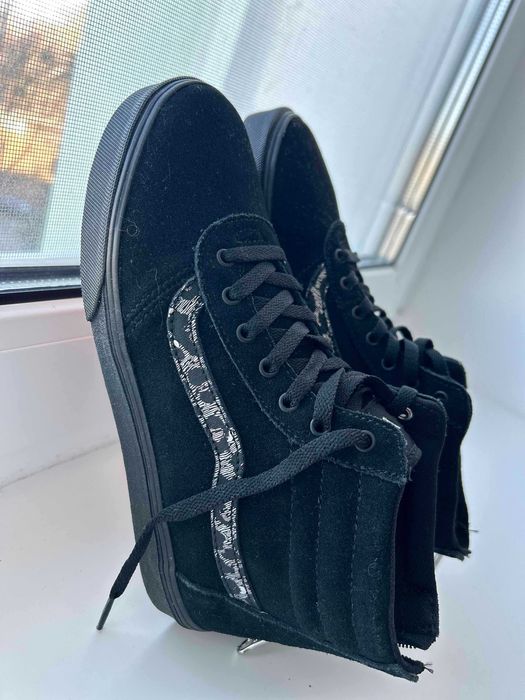 Кросiвки хайтопи Vans EUR35