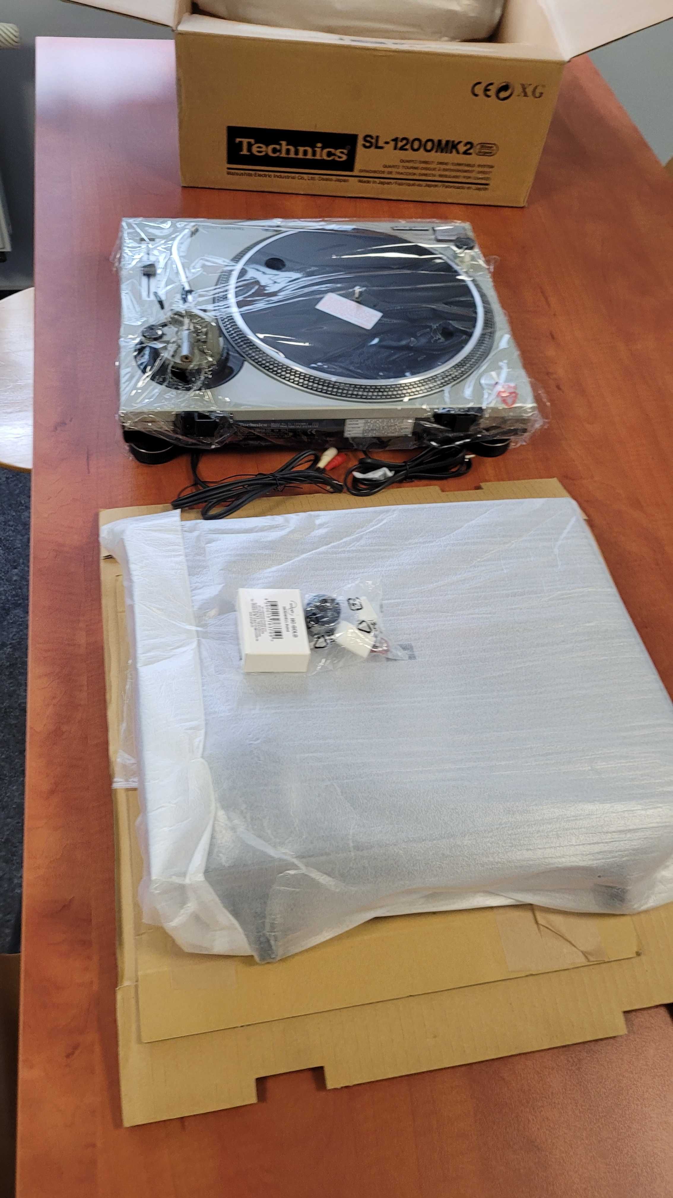 Gramofon TECHNICS SL 1200 mk2 PEREŁKA