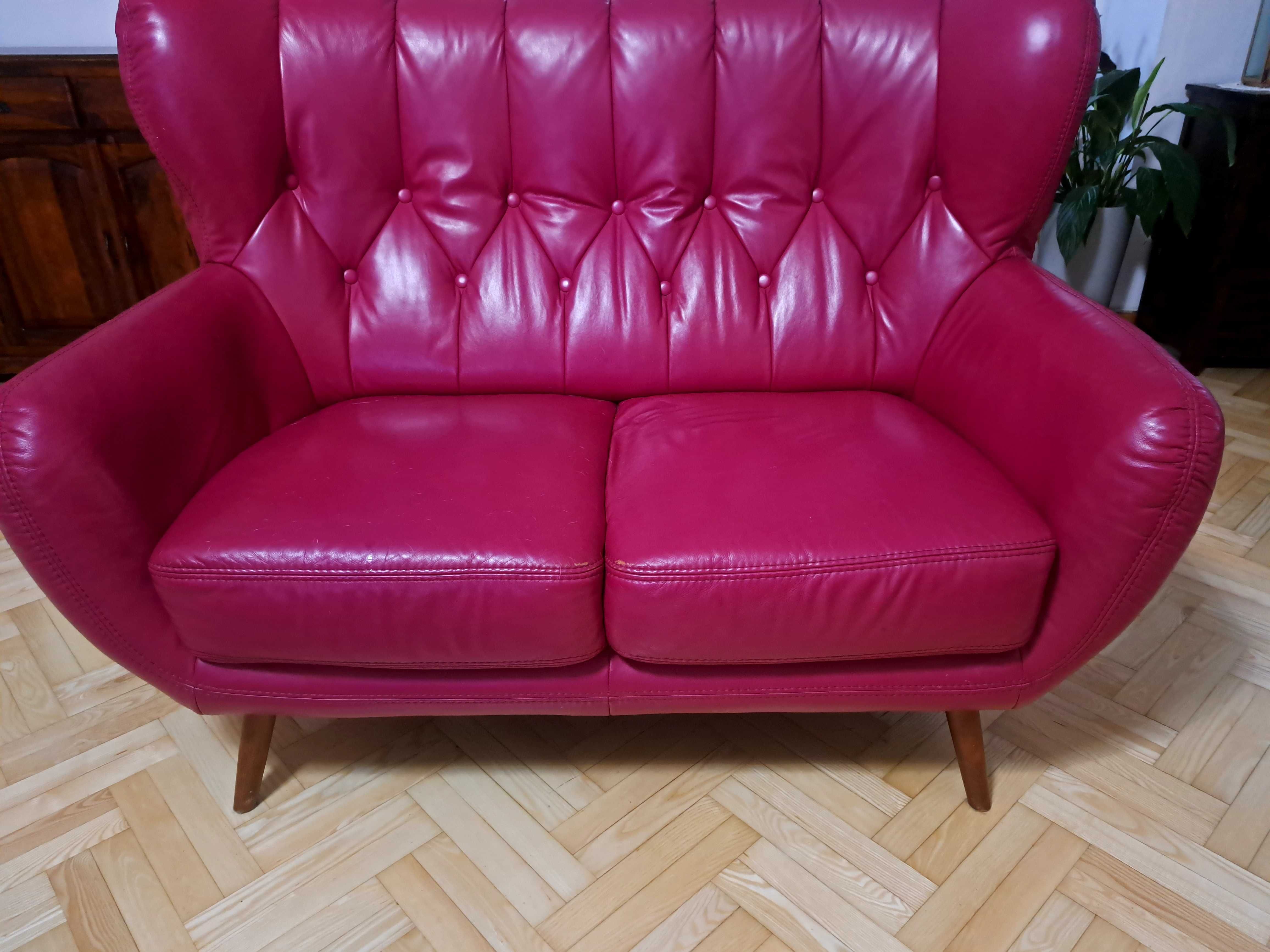 Sofy do salonu nierozkladane skóra malinowa