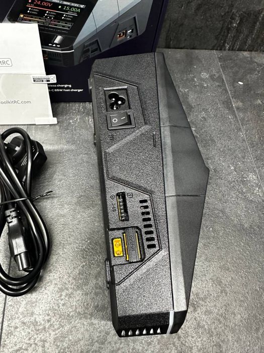 Зарядне 4 порти Q6AC ToolkitRC FPV для дрона Hota SkyRc аккумуляторів