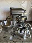 Batedeira kitchen aid com acessórios
