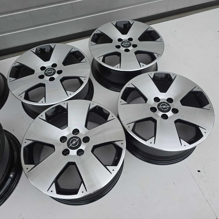 Alufelgi OPEL Astra H VECTRA SIGNUM Zafira MERIVA 5x110 ET41 17'' 7.0
