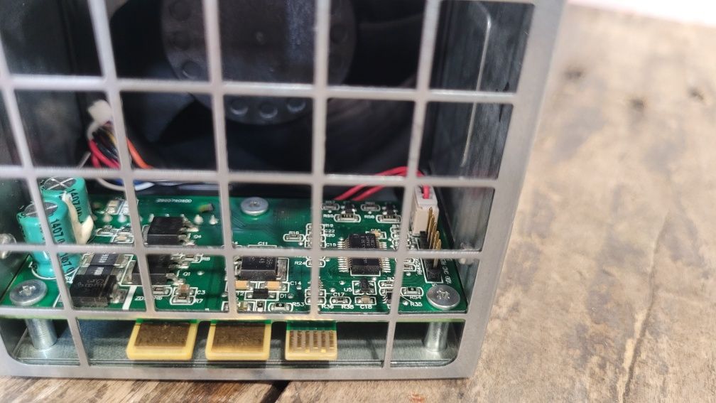 Серверный вентилятор. 80×80 (12V)
