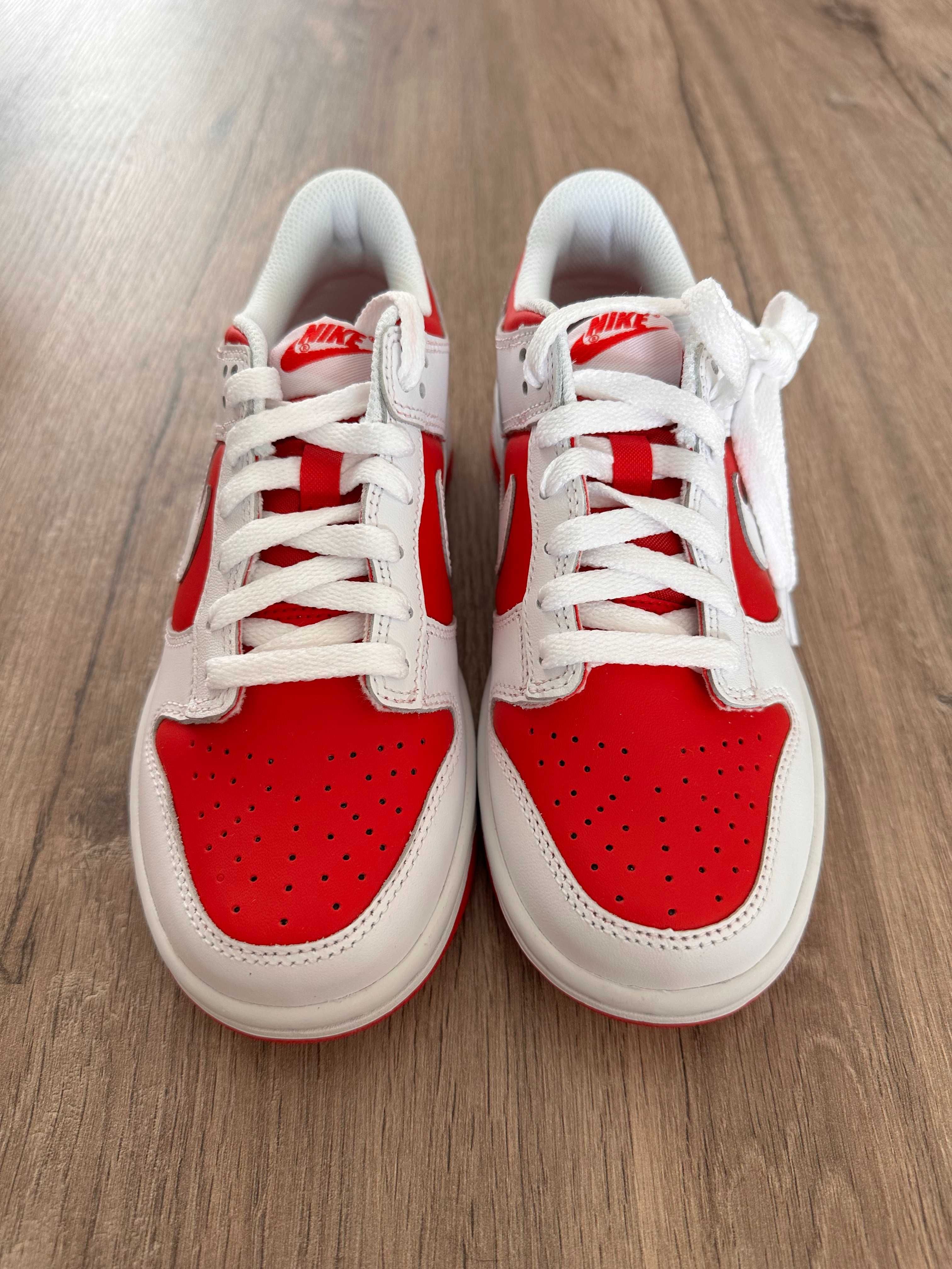 Nike Dunk Low Championship Red (2021) (GS) - Tamanho 35.5