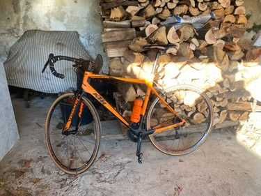 Bicicleta + Sapatos de Ciclismo - Como Novos!