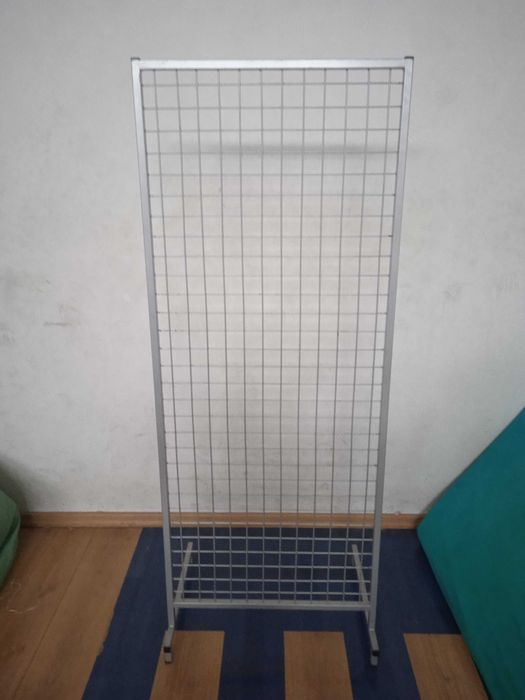 wyposażenie lumpeksu po likwidacji