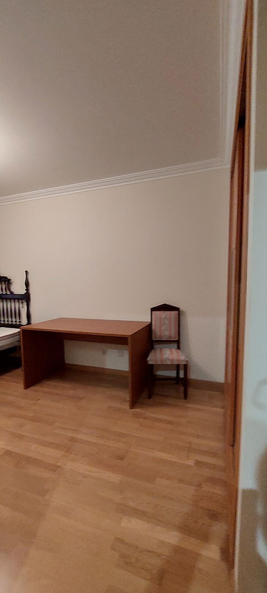 Arendo quarto perto EST e ESALD