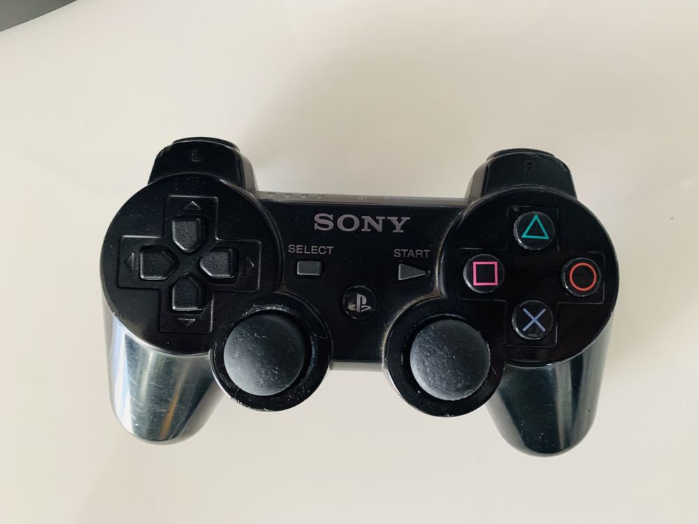 Konsola PlayStation 3 FAT 40GB + Pad + Fifa 12