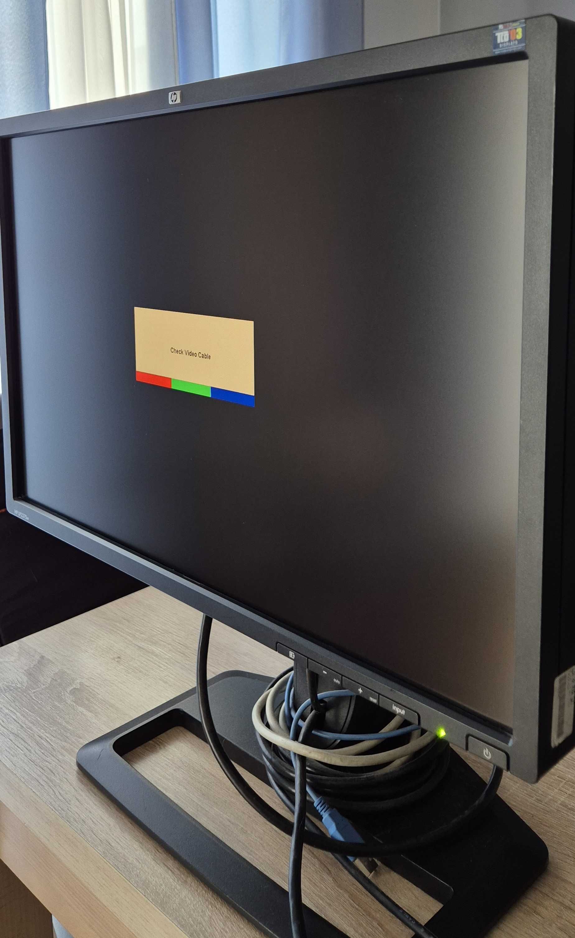 Profesjonalny monitor m.in. dla grafików HP LP2275w w stanie idealnym