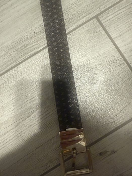 Dwustronny pasek skorzany dkny