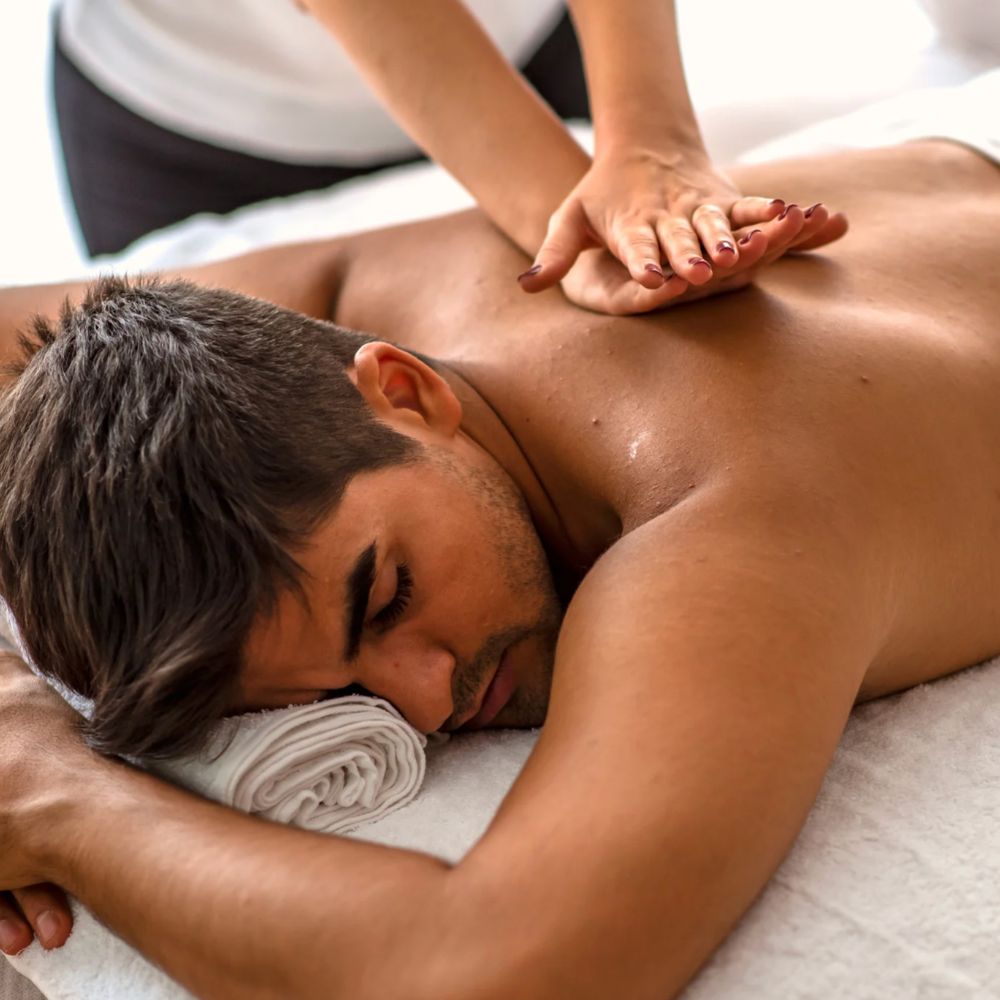 Massagem de relaxamento, massagem com pistola de nassagem