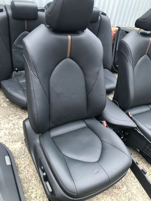 Toyota Camry 70 салон сидения