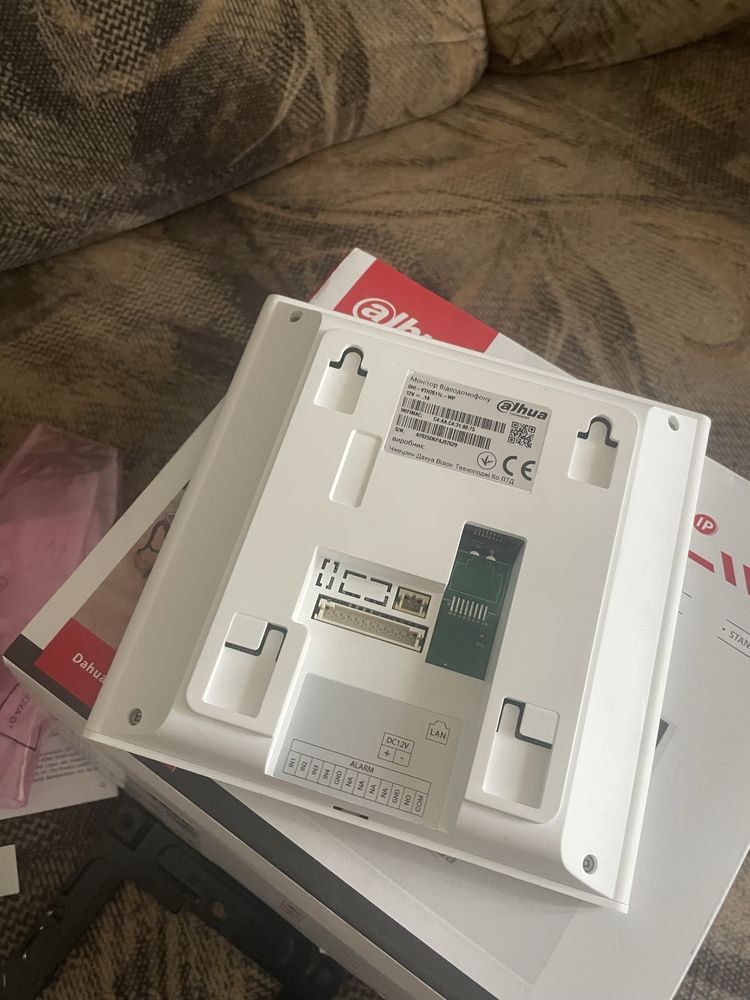 Домофон DHI-VTH2611L-WP 4.3" WI-FI