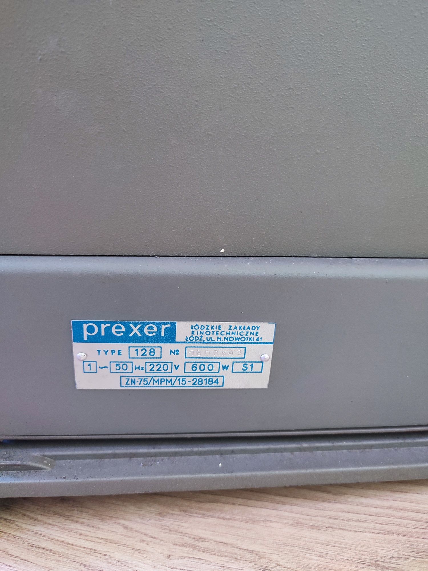 Zabytkowy projektor filmowy prexer AP-28T