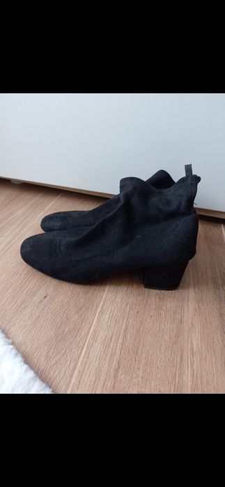 Botki czarne z elastyczną cholewką 41/42