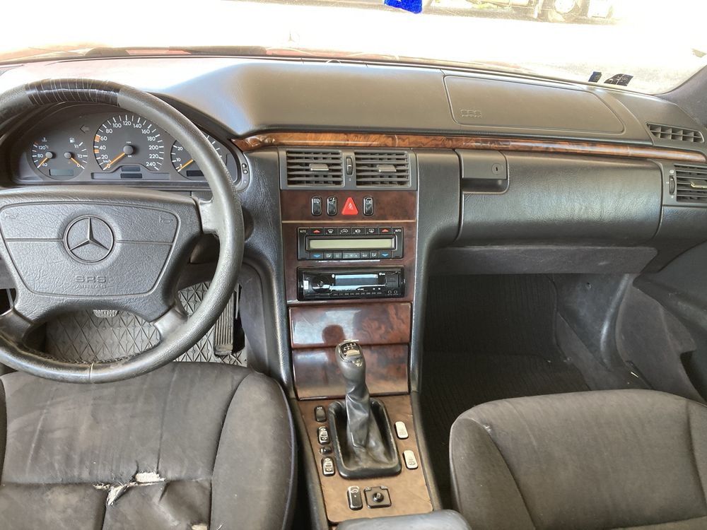 Mercedes-Benz W210 E200 2.0 Бензин