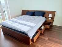 Mobília de quarto, cama queen size tipo Cerne, madeira maciça pinho