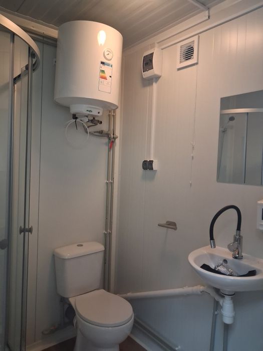 Kontener sanitarny z prysznicem