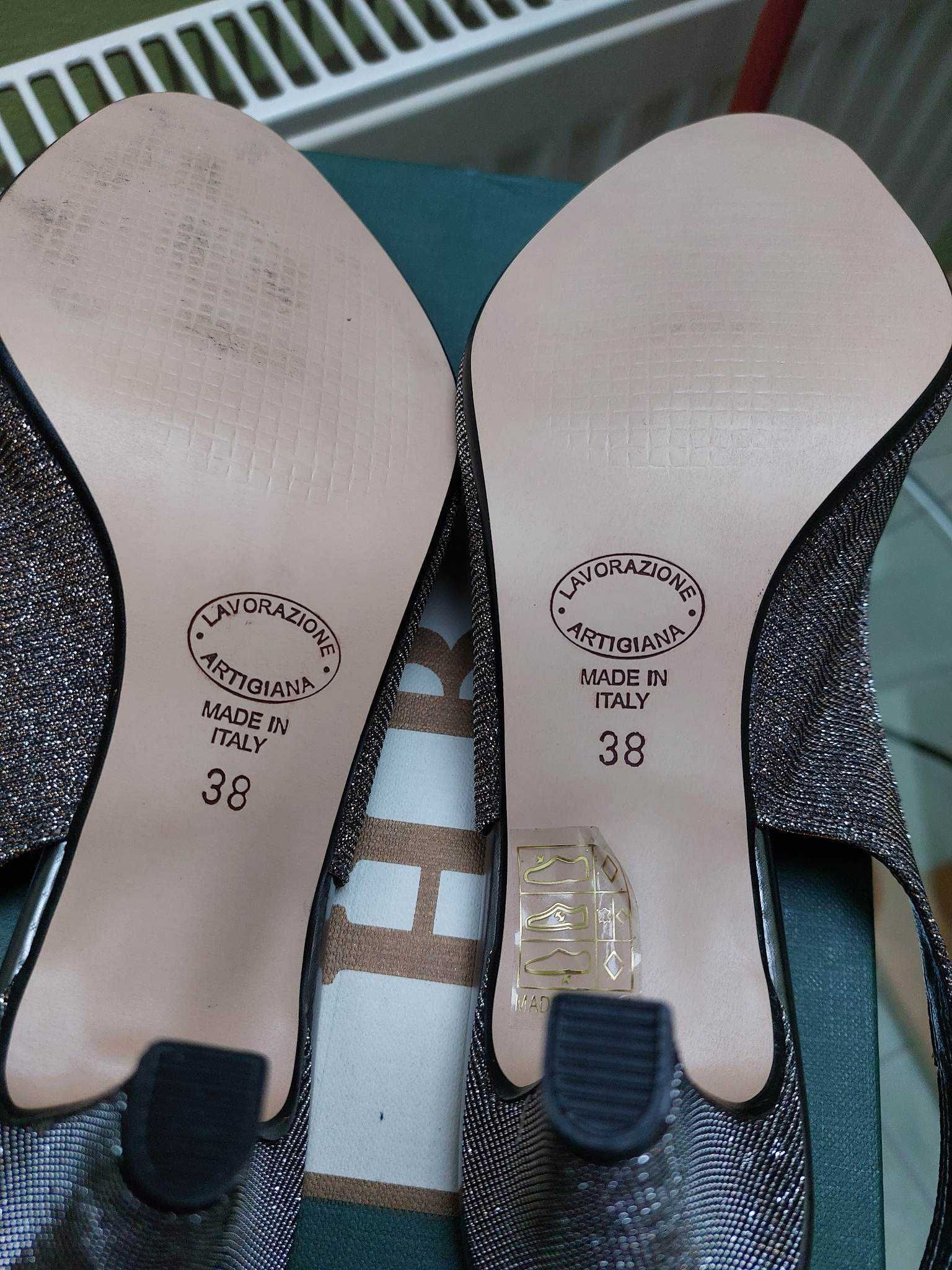 Nowe włoskie sandały r. 38 brokatowe srebrno-złote