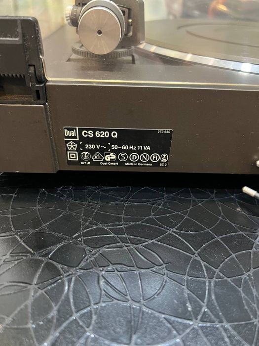 Dual CS 620Q Вініловий програвач