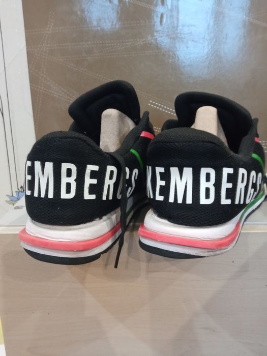 Продам оригинальные кроссовки Bekkenbergs .