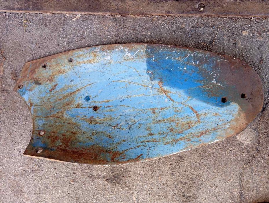 Продам ліву вінтову полицю плуга квернеленд ,отвал,лемкен