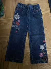 Dziewczece jeansy z kwiatuszkami r.104 cm