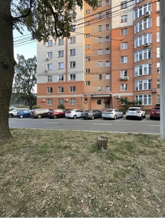 3 к квартира з ремонтом, меблями та технікою  в центрі міста Буча